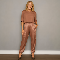 Selene | Completo elegante in raso liscio (Copia)