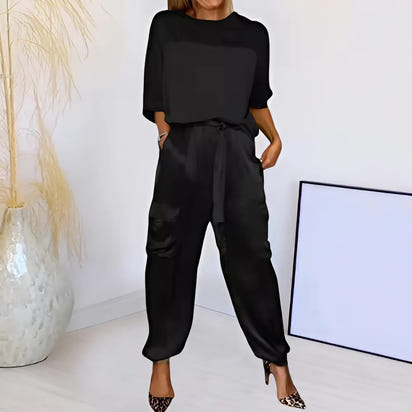 Selene | Completo elegante in raso liscio (Copia)