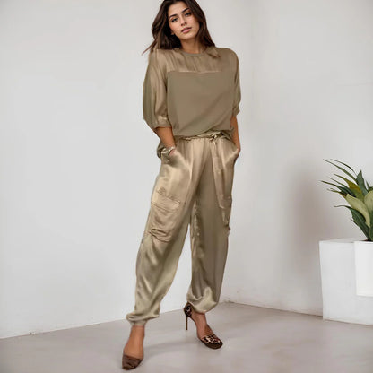 Selene | Completo elegante in raso liscio